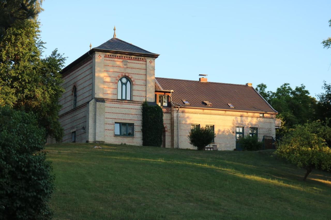 Historisches Gebaeude " Rentmeisteramt" Basedow Basedow  Buitenkant foto