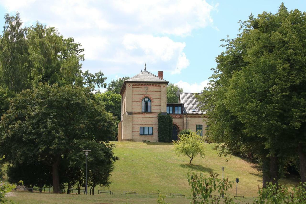 Historisches Gebaeude " Rentmeisteramt" Basedow Basedow  Buitenkant foto